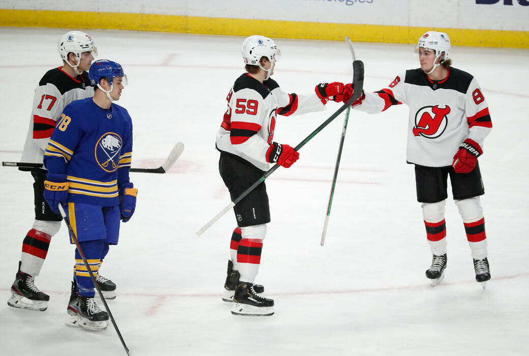 Sabres fall to Devils 6-3